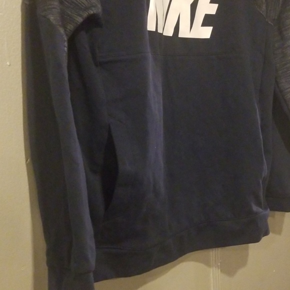 Nike Sweatshirt with Pockets - Picture 3 of 5